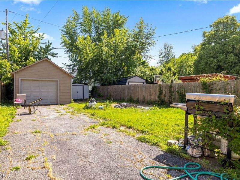 11305 Linnet Avenue , Cleveland, OH 44111 Photo 4