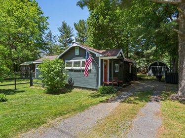 3779 W Glendora Road, New Troy, MI 49119