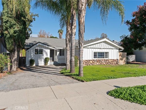 22727 Collins Street, Woodland Hills, CA 91367