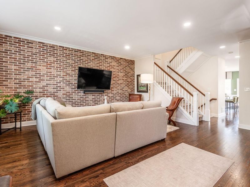 1098 Oregon Avenue , Unit 2, Columbus, OH 43201 Photo 6