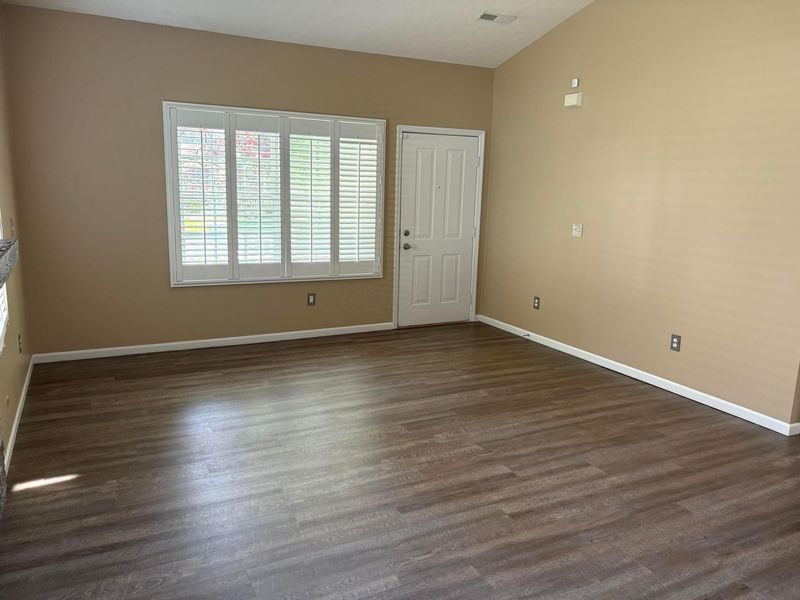 4025 Summerstone Drive, Columbus, OH 43230 Photo 2