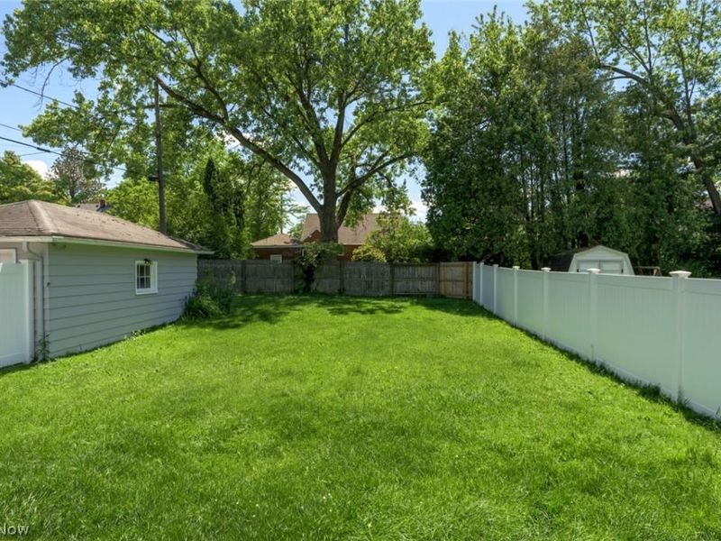 257 Maywood Drive , Youngstown, OH 44512 Photo 9