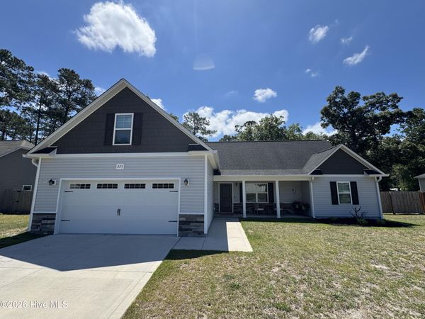 225 Westfield Drive, Richlands, NC 28574