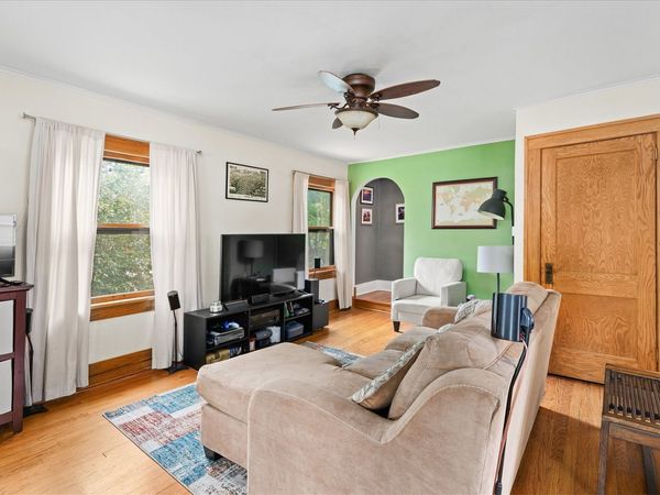 931 40th Place, Des Moines, IA 50312