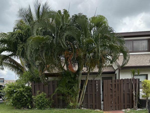 1823 Abbey Road, West Palm Beach, FL 33415