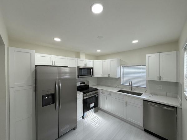 1823 Abbey Road, West Palm Beach, FL 33415