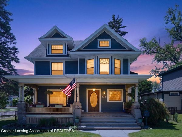 424 E Jefferson Street, Grand Ledge, MI 48837