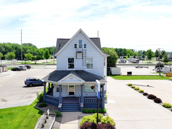 819 N 2nd Street, Clinton, IA 52732