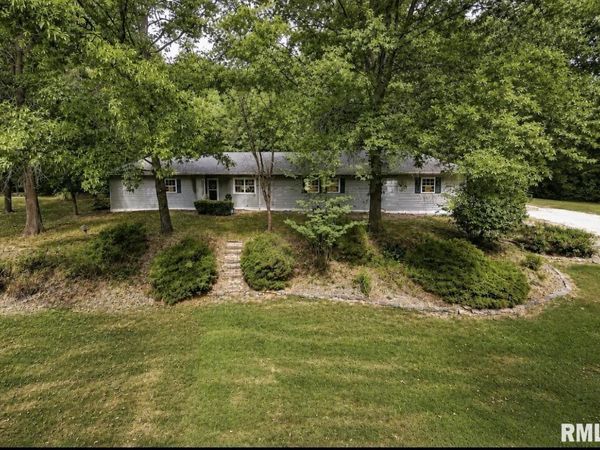 2372 LOGAN Street, Murphysboro, IL 62966
