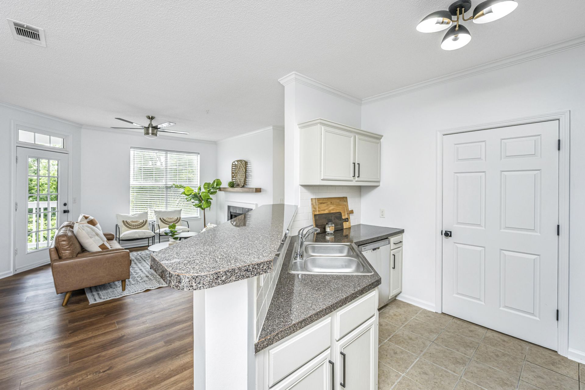 45 Sycamore Avenue Photo 8
