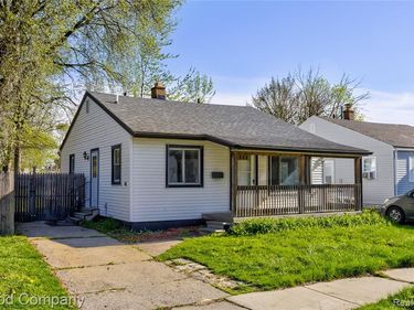 1731 E Pearl Avenue, Hazel Park, MI 48030
