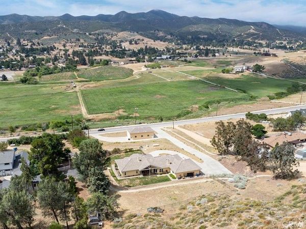 9115 Elizabeth Lake, Leona Valley, CA 93551