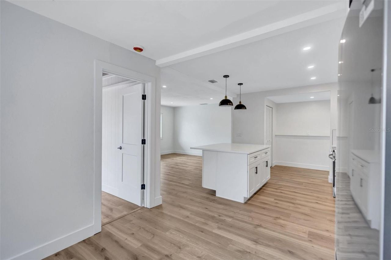 2647 Sydelle Street, Sarasota, FL 34237 Photo