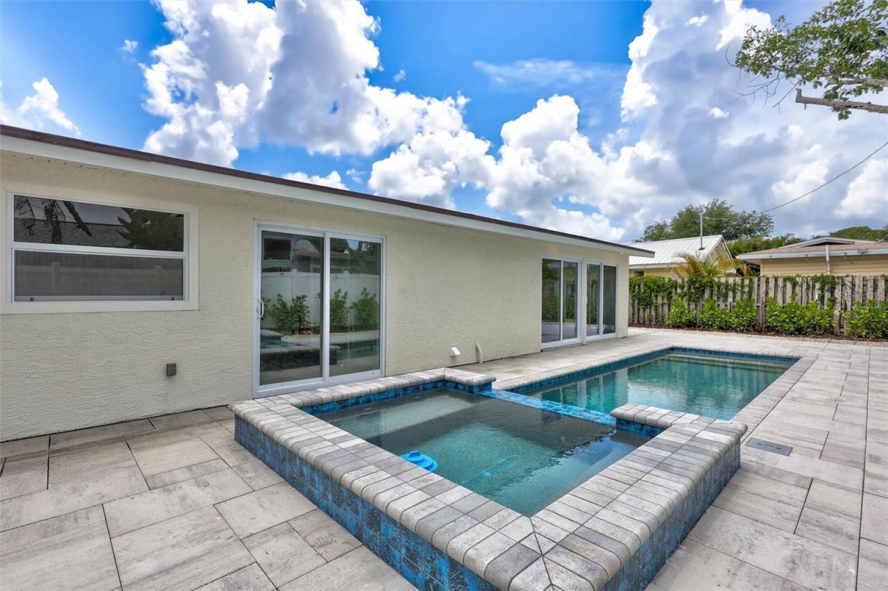 2647 Sydelle Street, Sarasota, FL 34237 Photo