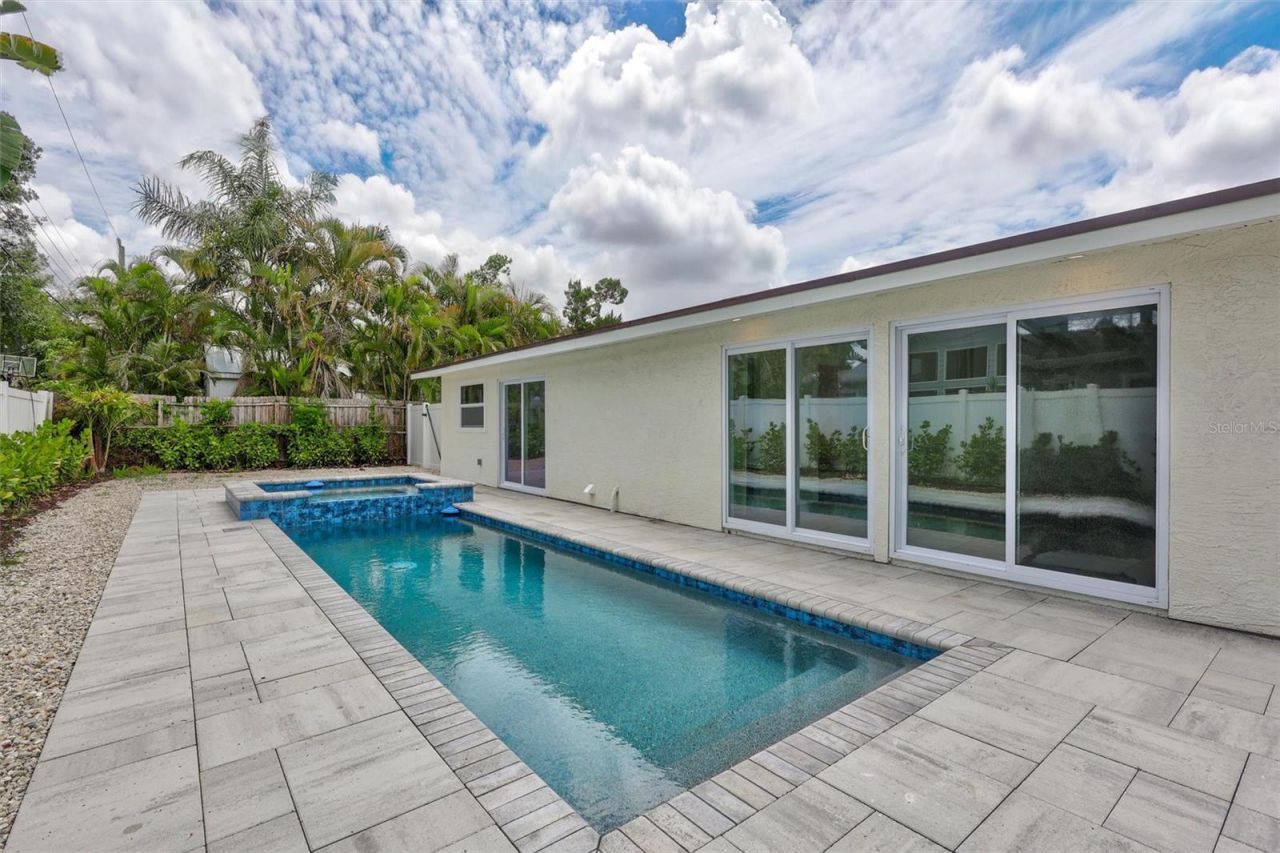 2647 Sydelle Street, Sarasota, FL 34237 Photo