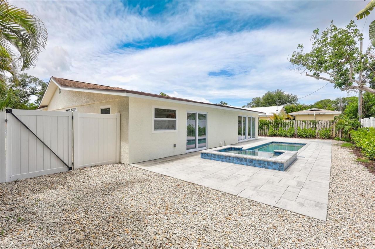 2647 Sydelle Street, Sarasota, FL 34237 Photo