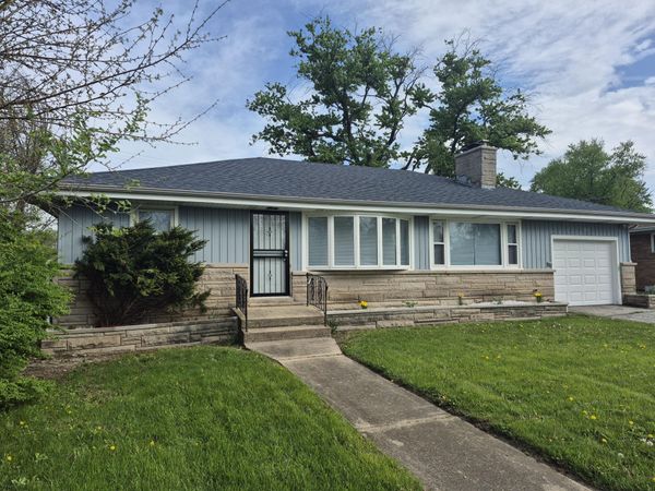1000 W 54th Avenue , Merrillville, IN 46410