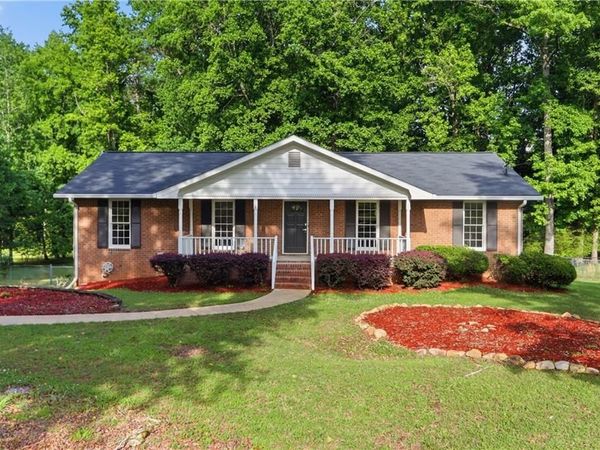 265 Merrydale Drive , Fayetteville, GA 30215