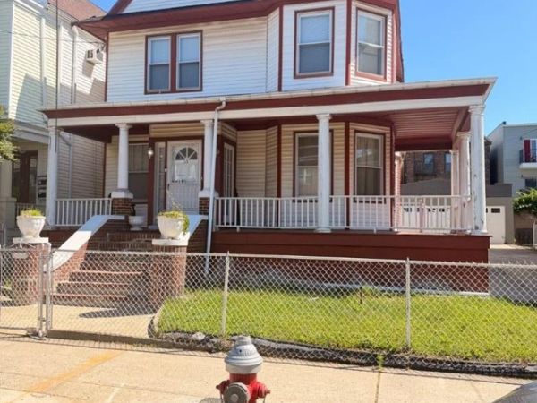 52 Warner Ave, Jersey, NJ 07305