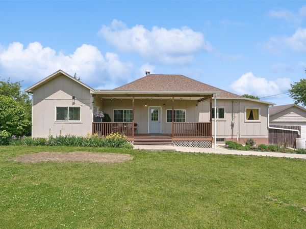 311 Albia Road, Chariton, IA 50049