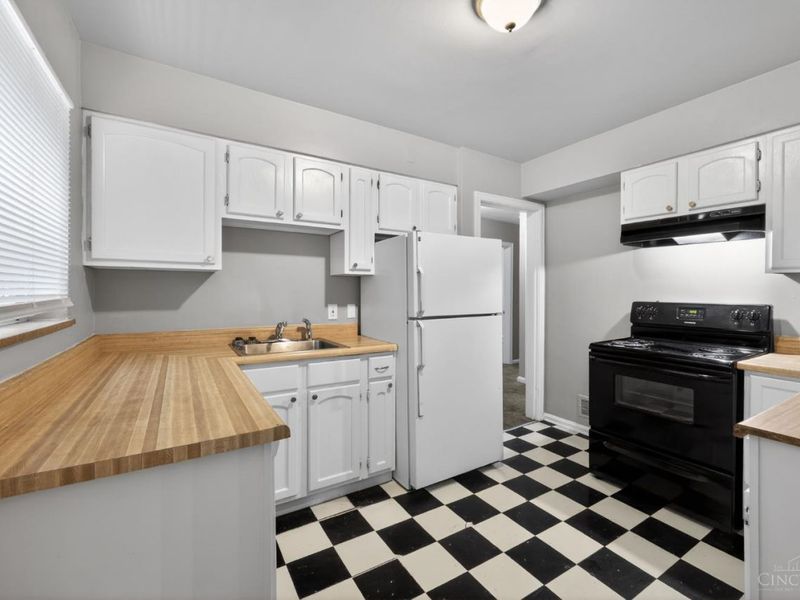 8668 Daly Road, Springfield Twp., OH 45231 Photo 17