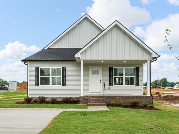 929 Wilkie St N , Mc Ewen, TN 37101