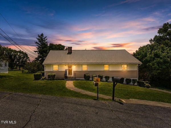 117 Ridge Street, Surgoinsville, TN 37873