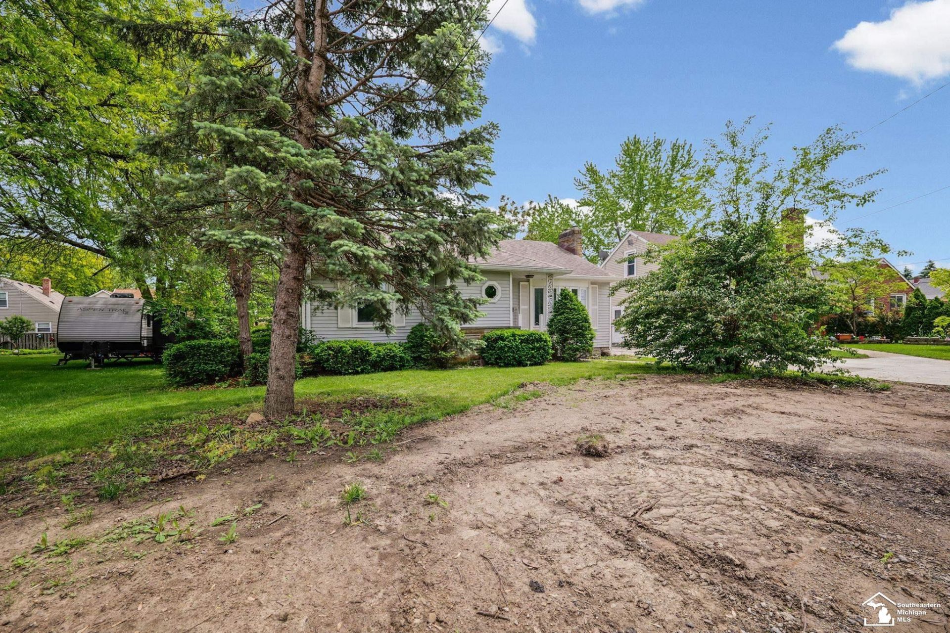 15524 Parkwood Drive, Monroe, MI 48161 Main Photo