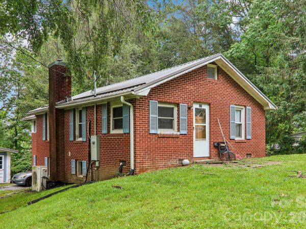 677 Mount Olivet Road , Zirconia, NC 28790