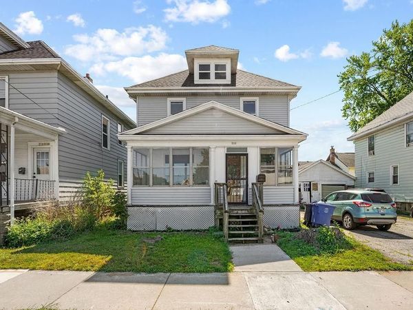 310 BROAD STREET, Oshkosh, WI 54901