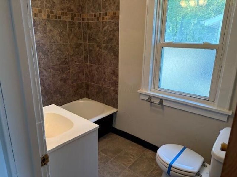 2140 Dartmouth Avenue, Columbus, OH 43219 Photo 8