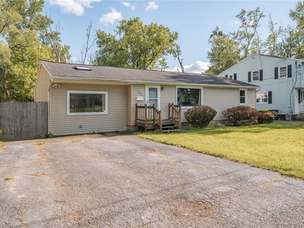 105 Ashford Court , Syracuse, NY 13211
