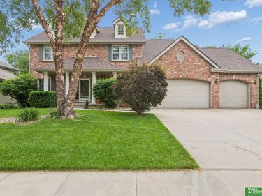 6468 Van Buren Drive, Omaha, NE 68135