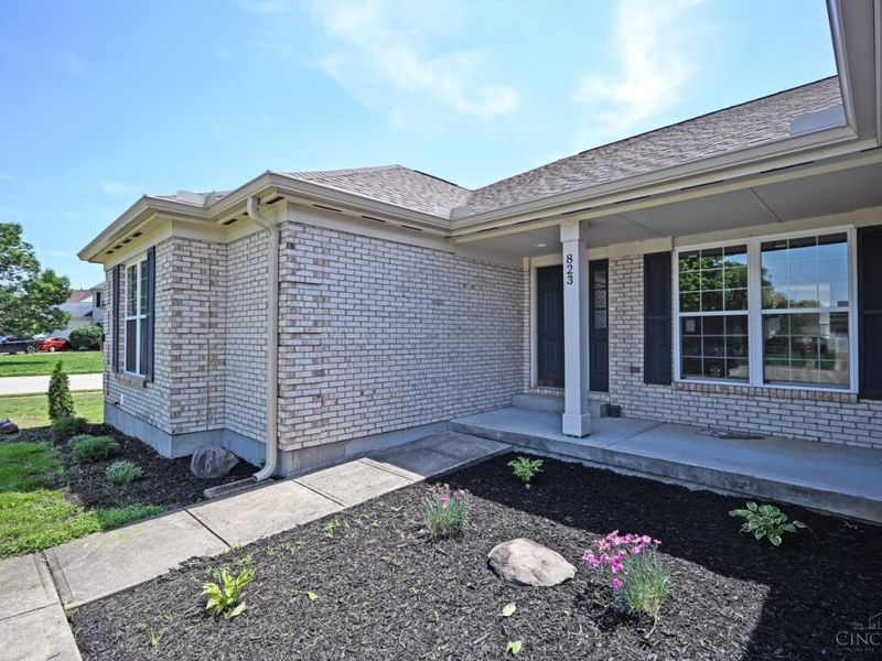 823 Autumn Court, Trenton, OH 45067 Photo 2