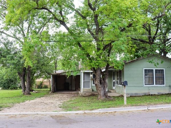 803 3rd Street , Lockhart, TX 78644