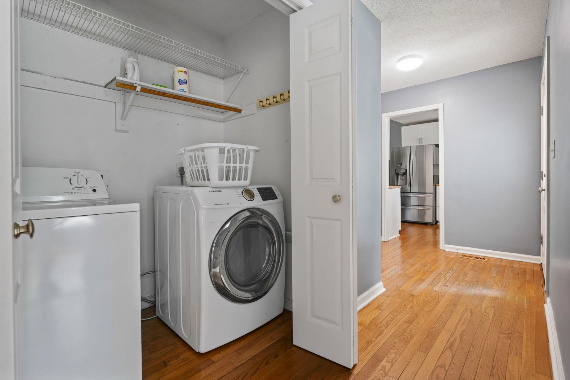 1021 Shem Creek Circle  Photo 12