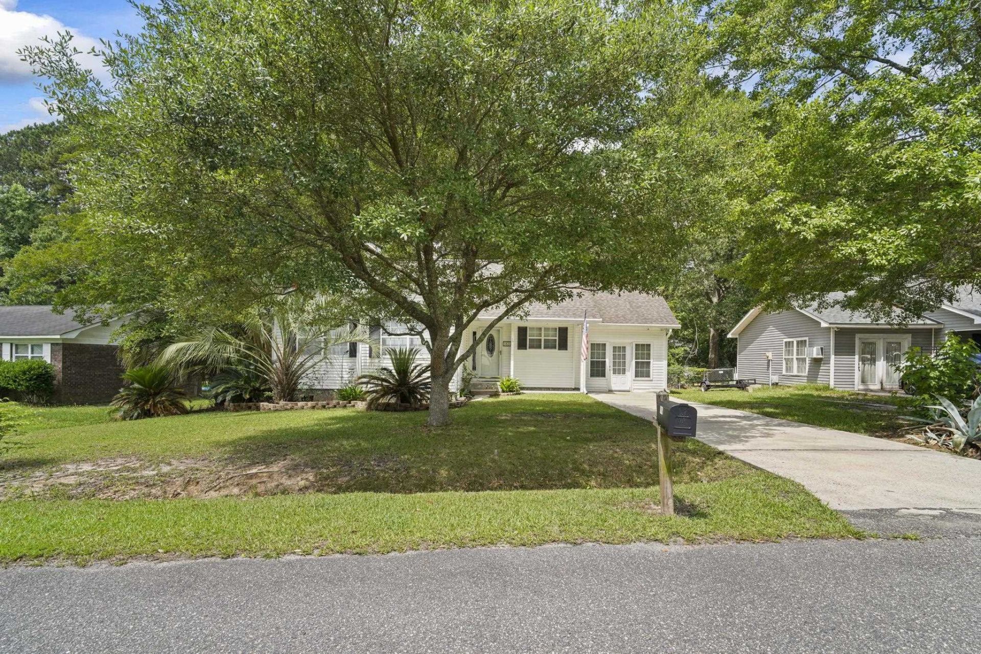 1021 Shem Creek Circle  Photo 5