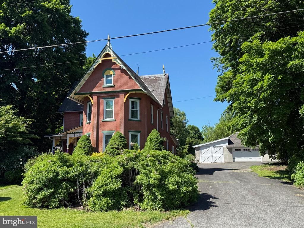 2304 SPINNERSTOWN ROAD, QUAKERTOWN, PA 18951
