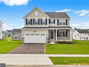 1124 NURSERY STREET, FOGELSVILLE, PA 18051