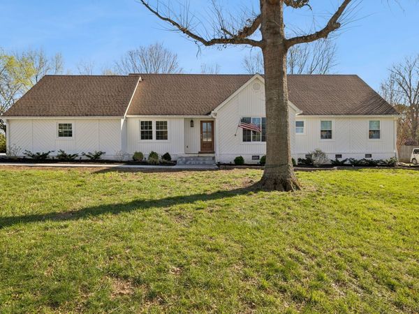 1437 Twin Feather Dr, Murfreesboro, TN 37129