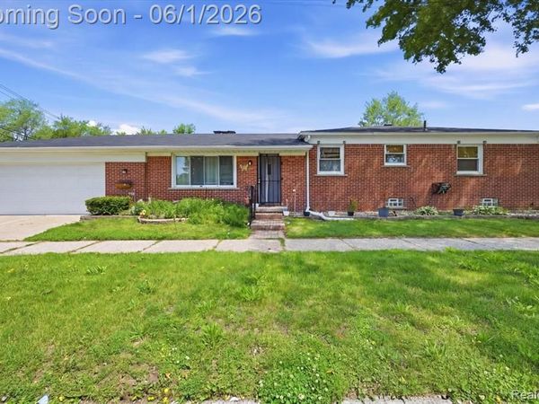 8271 Arnold Street, Dearborn Heights, MI 48127