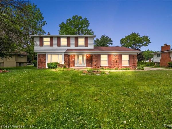 6628 Heather Heath, West Bloomfield Twp, MI 48322