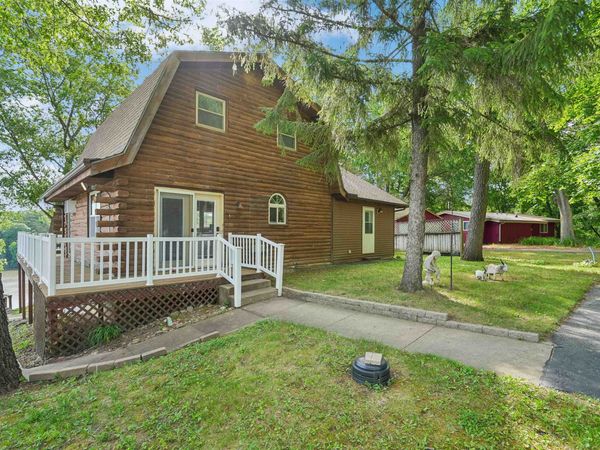 20706 251 Street, Manchester, IA 52057