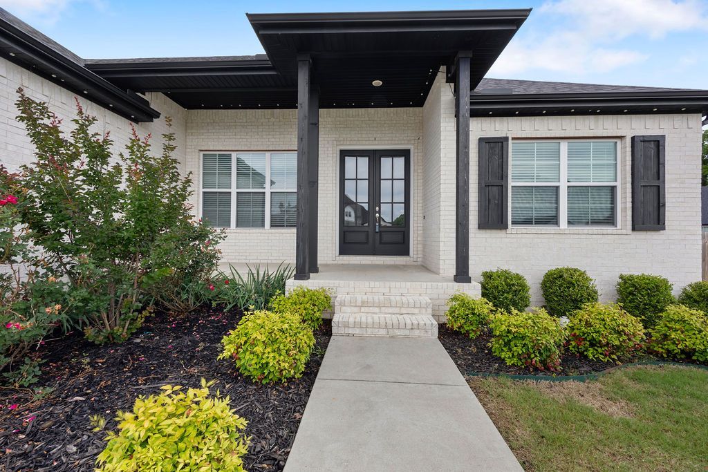 2881 E Bitterroot Street, Fayetteville, AR 72701 Main Photo