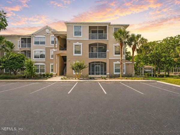 10550 BAYMEADOWS Road, Unit 303, Jacksonville, FL 32256