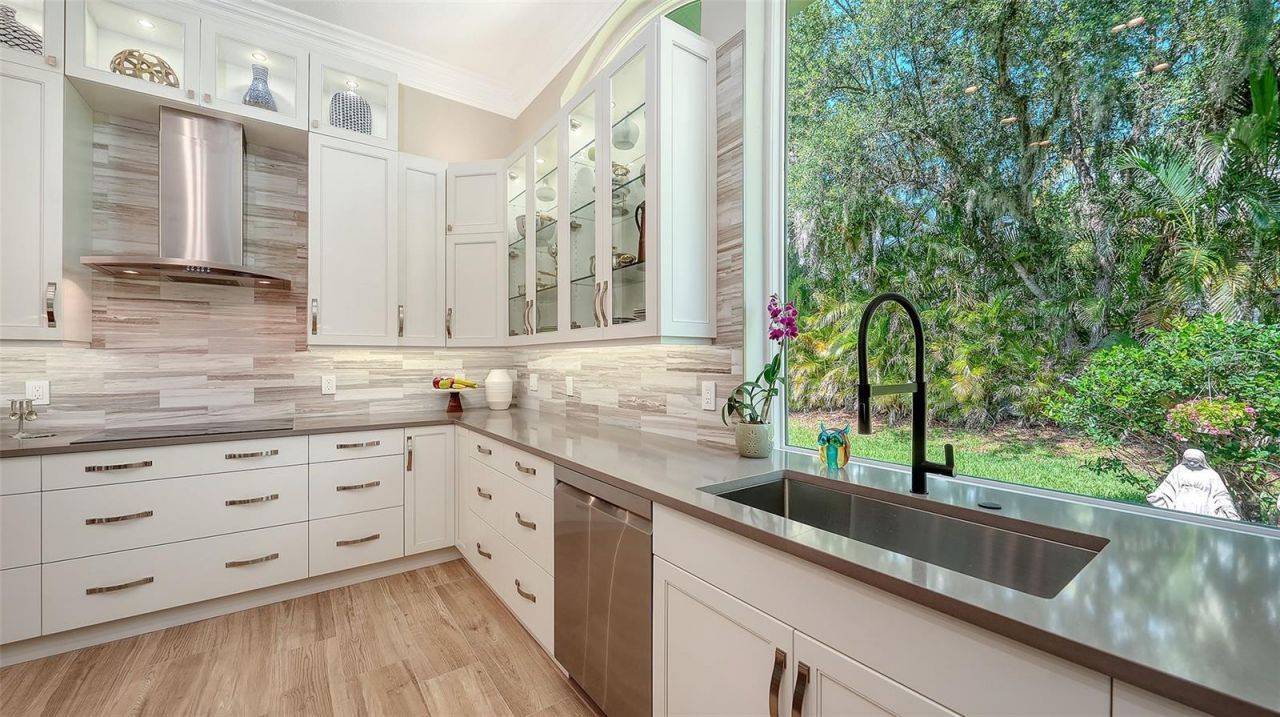 10010 Clubhouse Drive, Lakewood Ranch, FL 34202 Photo