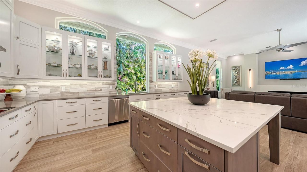 10010 Clubhouse Drive, Lakewood Ranch, FL 34202 Photo