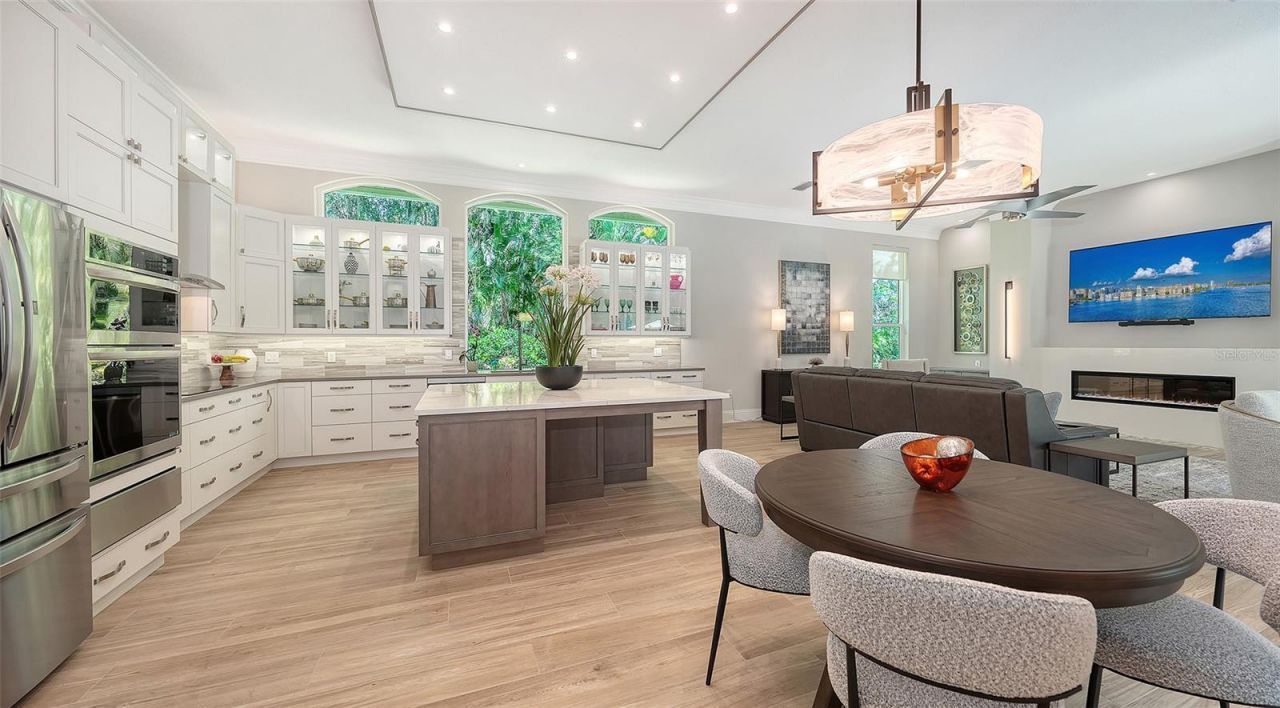10010 Clubhouse Drive, Lakewood Ranch, FL 34202 Photo