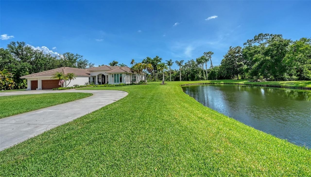 10010 Clubhouse Drive, Lakewood Ranch, FL 34202 Photo