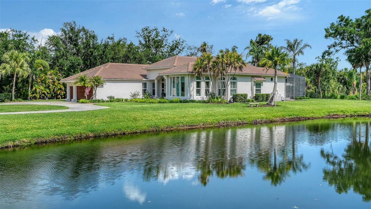 10010 Clubhouse Drive, Lakewood Ranch, FL 34202 Photo